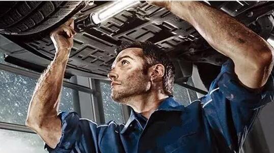 開(kāi)車(chē)省油技巧！教你用最少的油跑最遠(yuǎn)的路