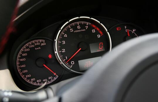 開(kāi)車(chē)省油技巧！教你用最少的油跑最遠(yuǎn)的路