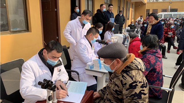 為民服務(wù)暖人心，送醫(yī)下鄉(xiāng)助健康